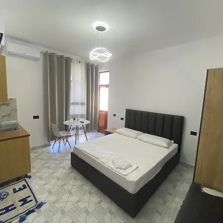 Vila Mehmetaj בית הארחה 3*